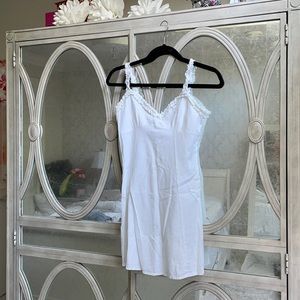 White subdued dress size 6